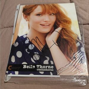 Bella Thorne Autographed Picture